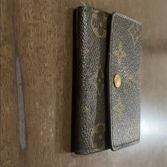 Pre-loved LV monogram card holder - Picture 5 of 9